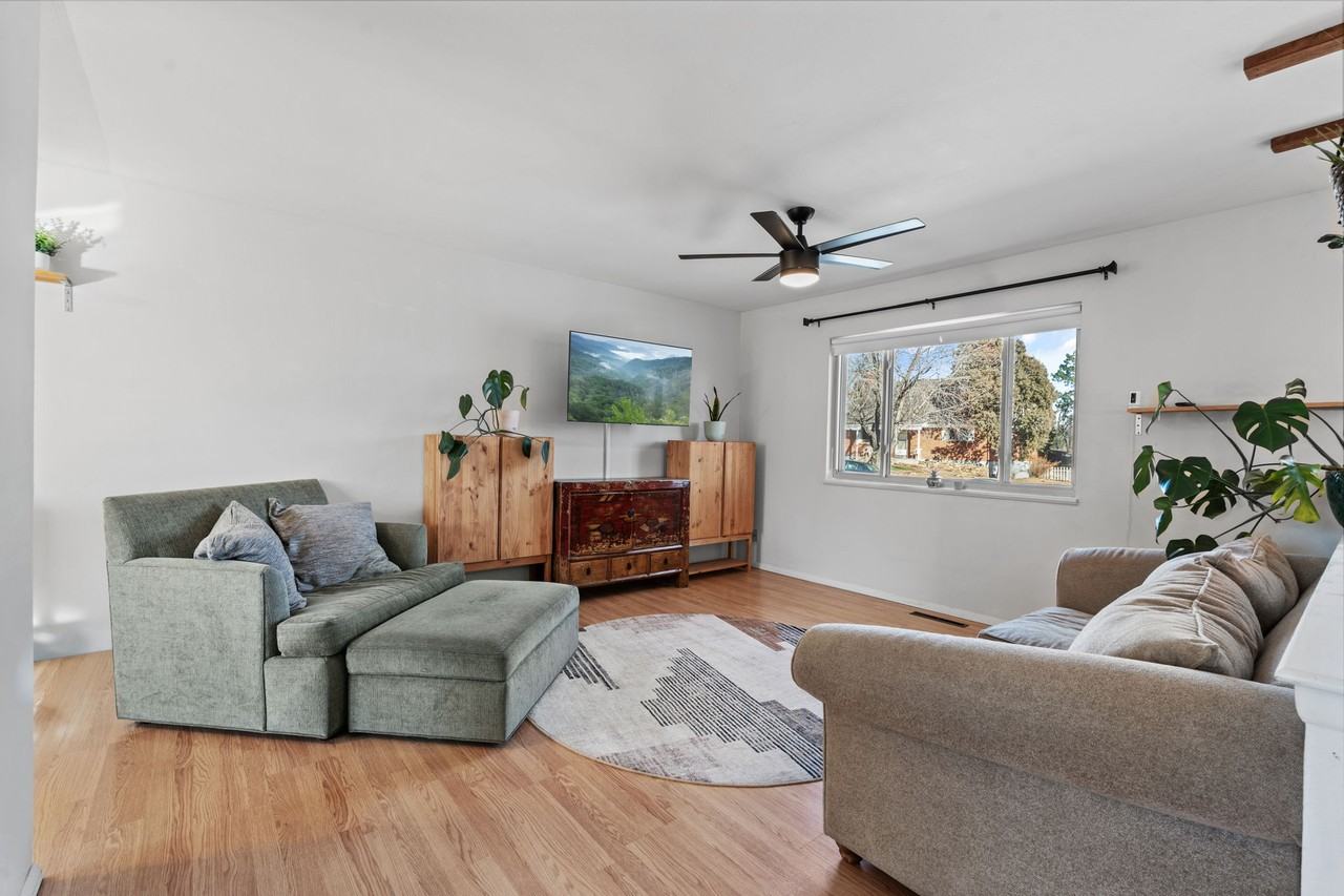 1438 Laurette Dr #1 - Photo 3 of 10