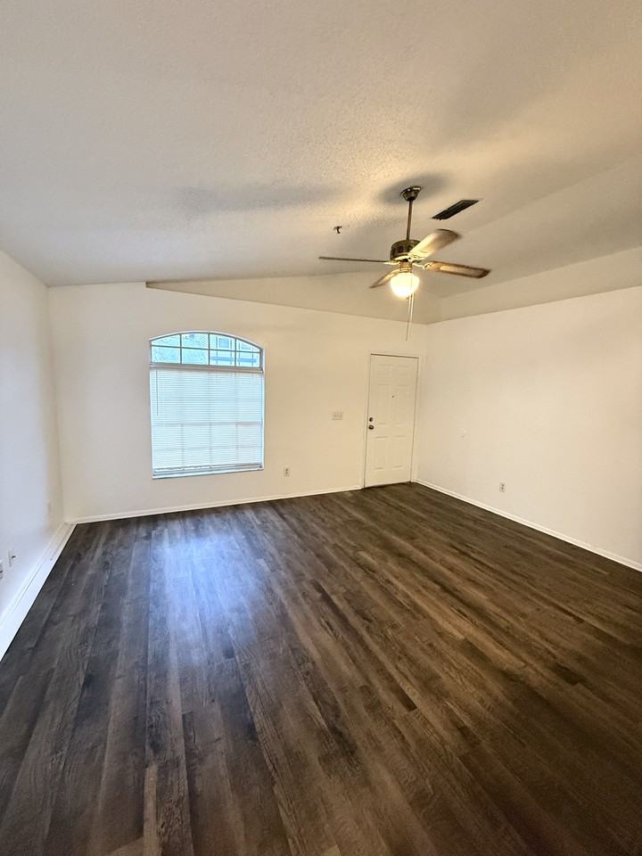 455 Gallberry St #1 - Photo 2 of 9