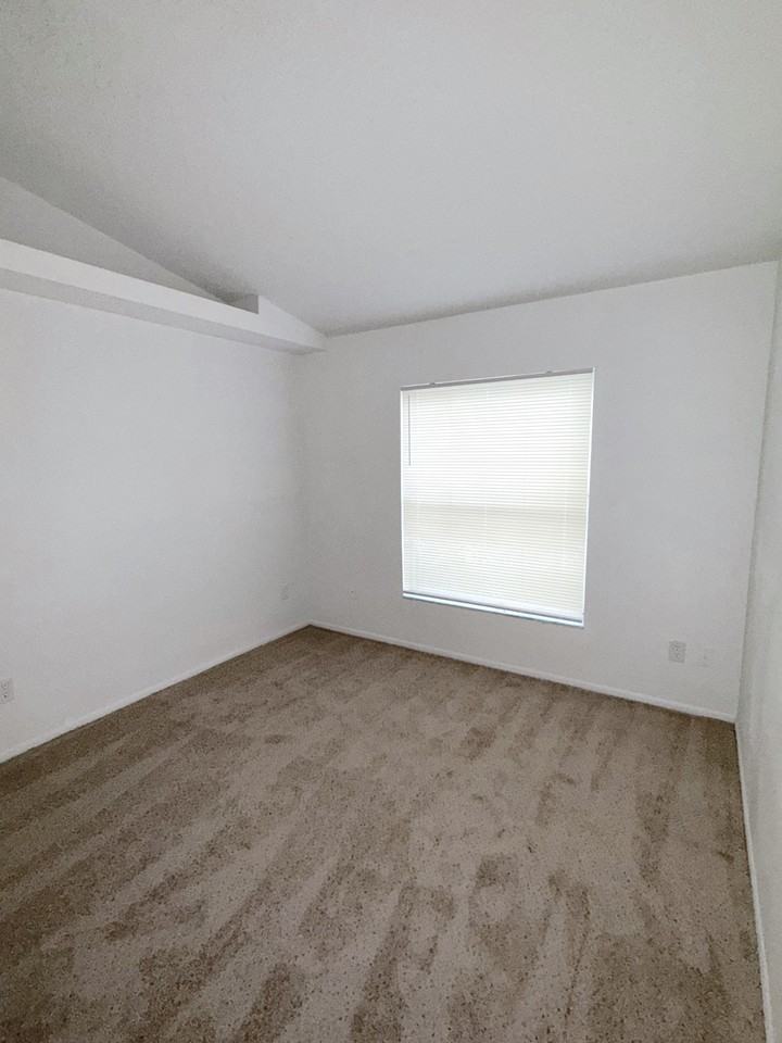 455 Gallberry St #1 - Photo 7 of 9