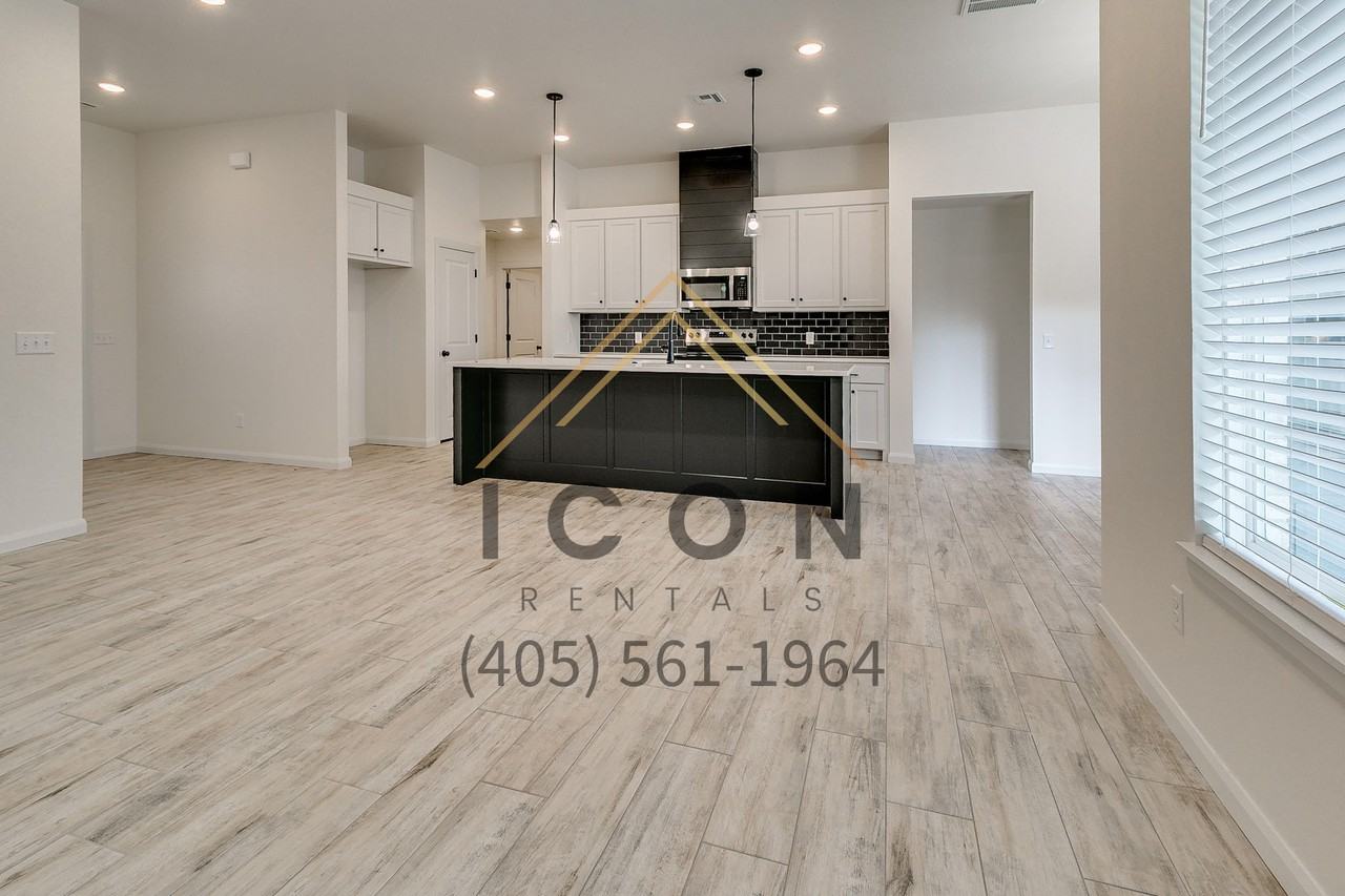 809 S 2nd St #1 - Photo 4 of 26