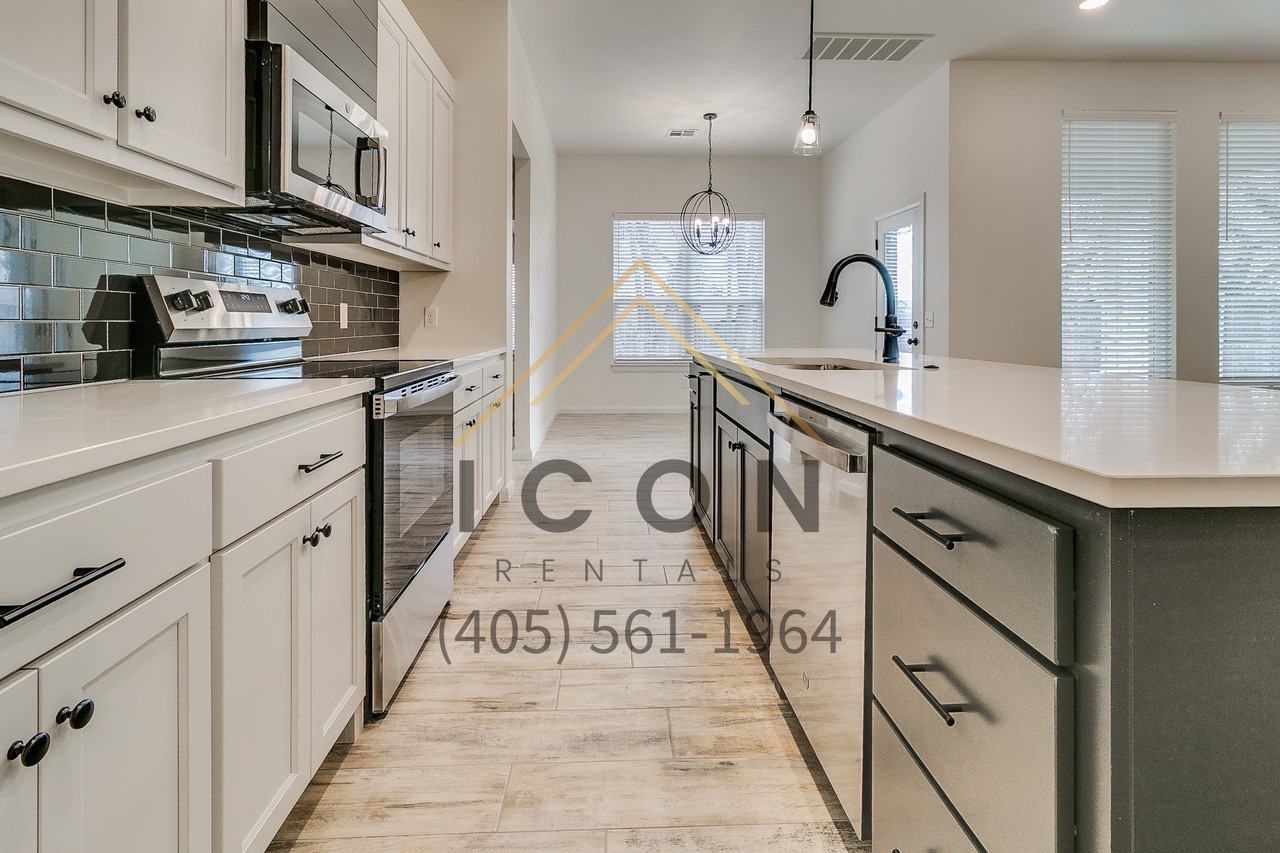 809 S 2nd St #1 - Photo 5 of 26