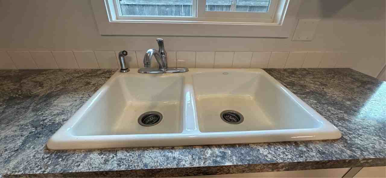 750 N Main St #4 - Photo 4 of 17