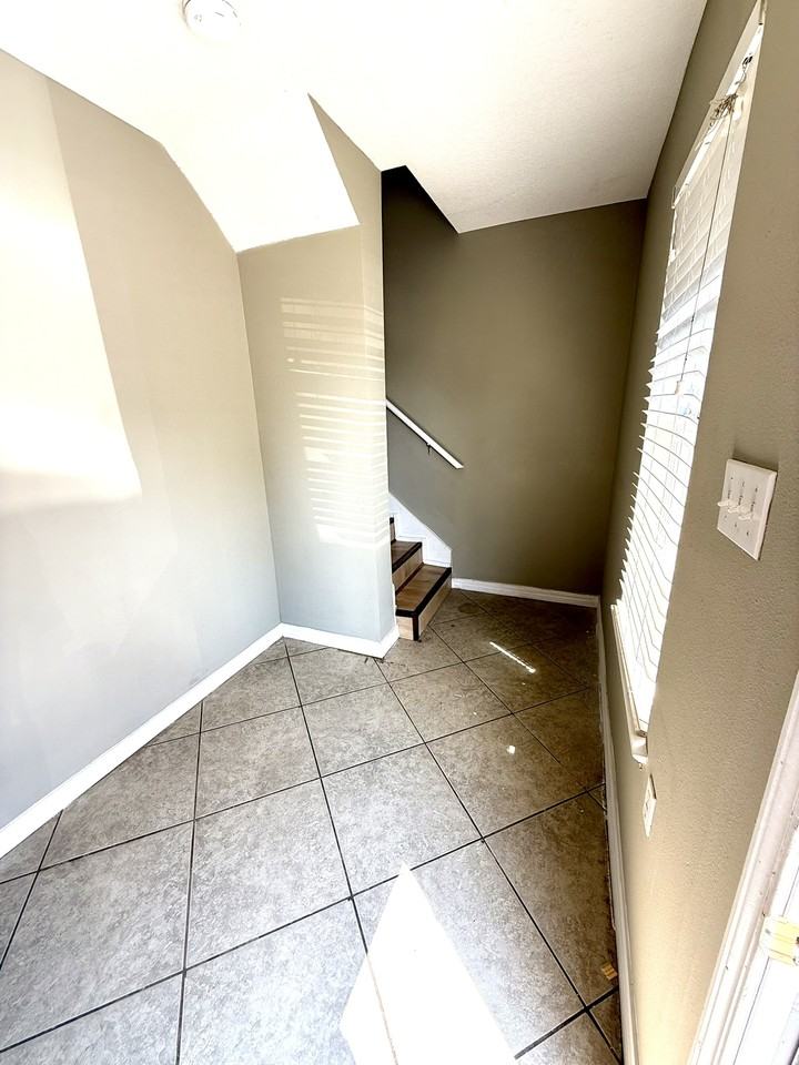 1625 Martin Bluff Rd #1 - Photo 4 of 22