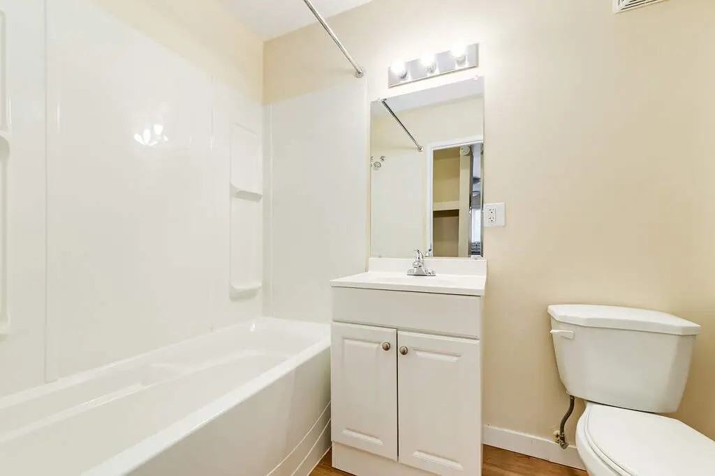 Skyview Apartments - Photo 6 of 12