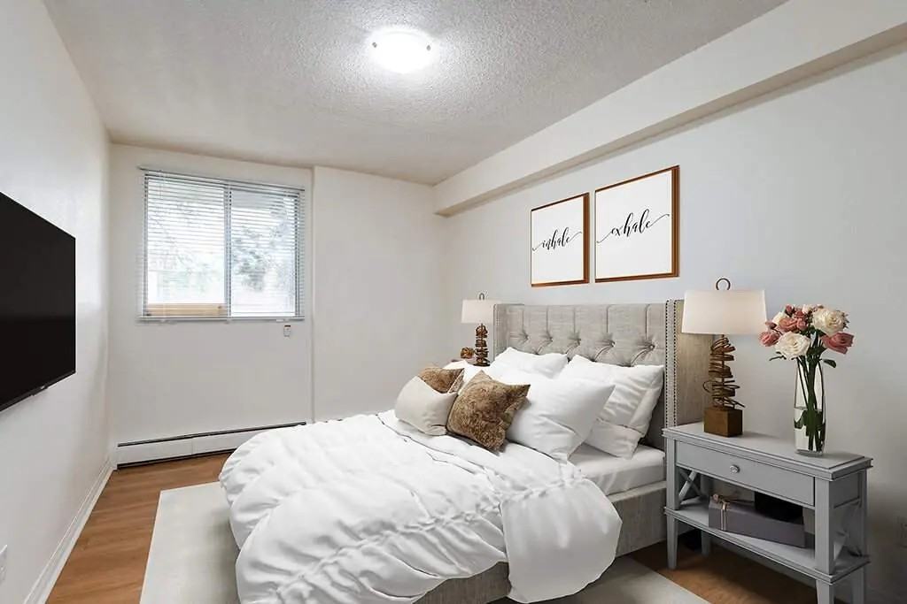 Park Manor - Photo 3 of 10