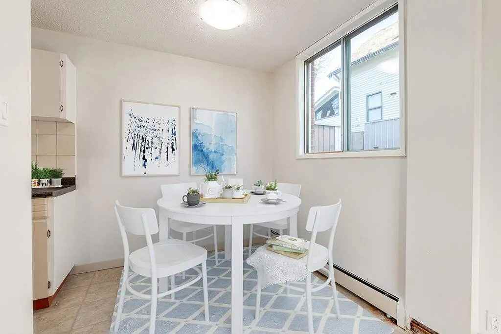 Resma Manor - Photo 5 of 11