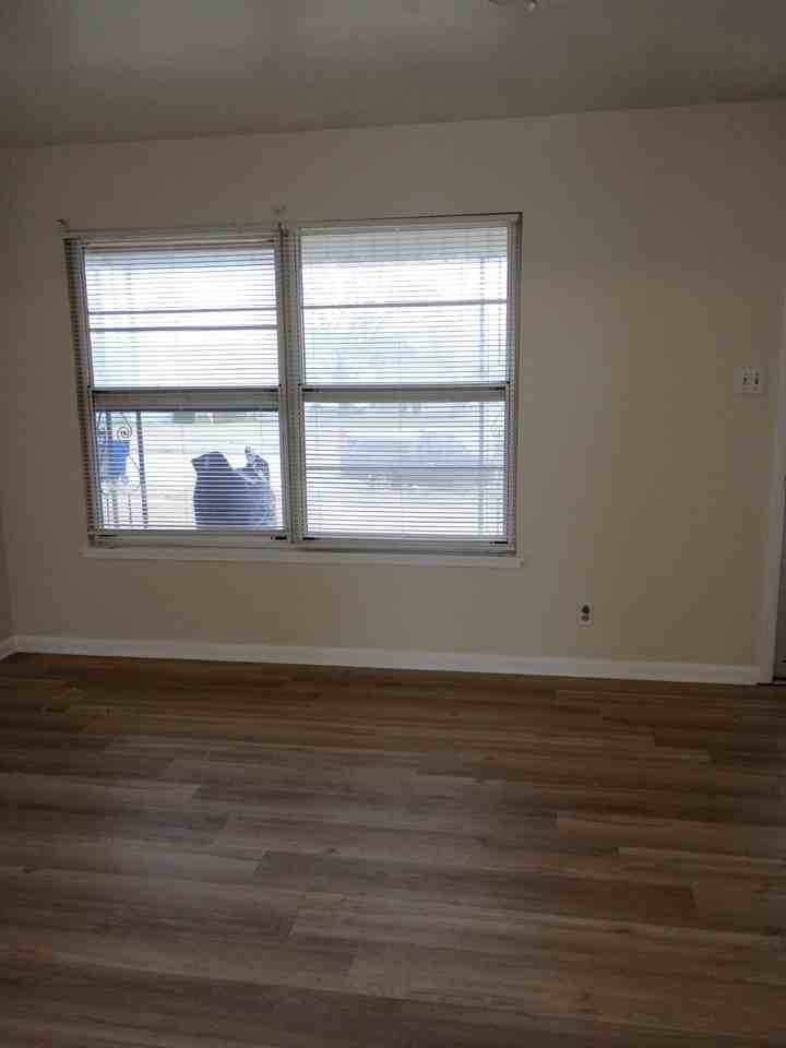 907 Leonhard St #1 - Photo 6 of 8