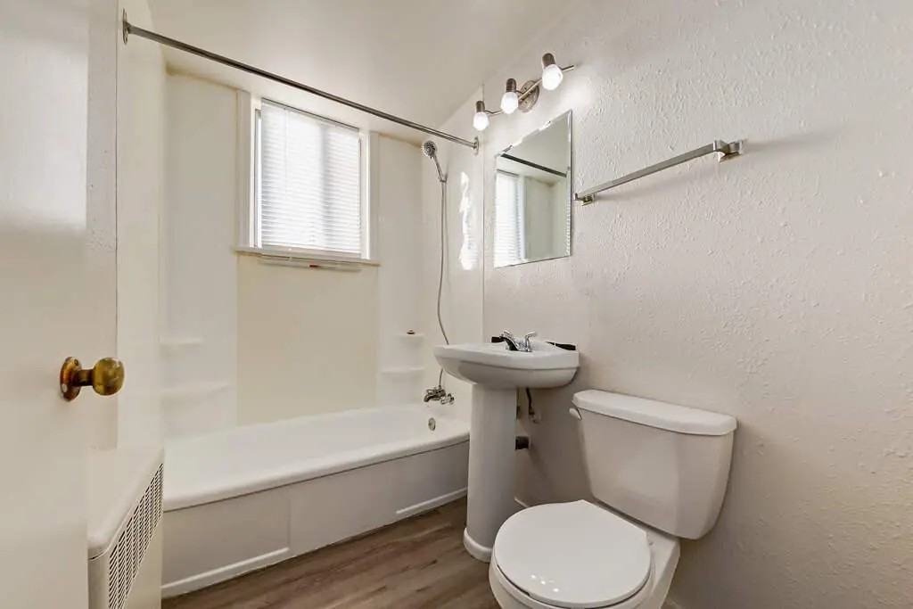 Sherbrooke Manor - Photo 7 of 10