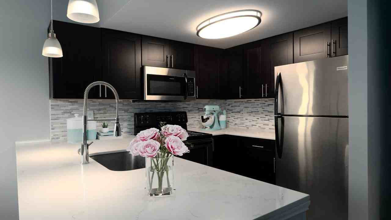 6800 Brendan Way W. Drive - Photo 4 of 50