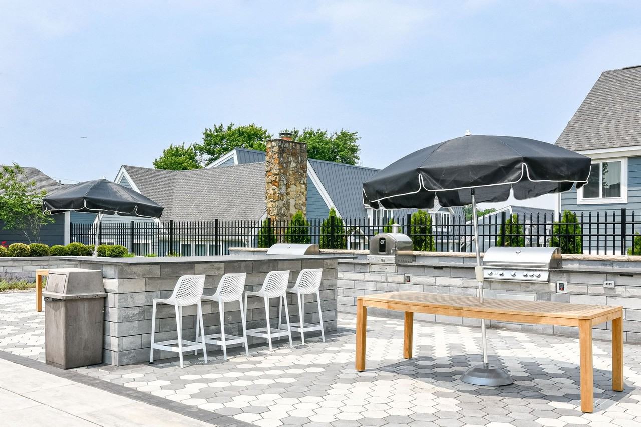 6800 Brendan Way W. Drive - Photo 7 of 50