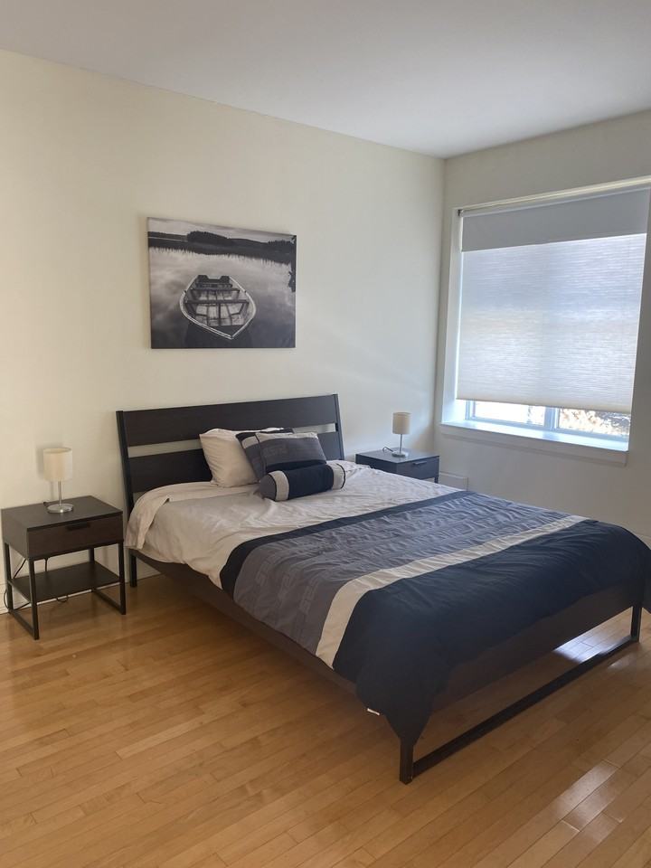 1425 Bayview Ave. - Photo 3 of 17