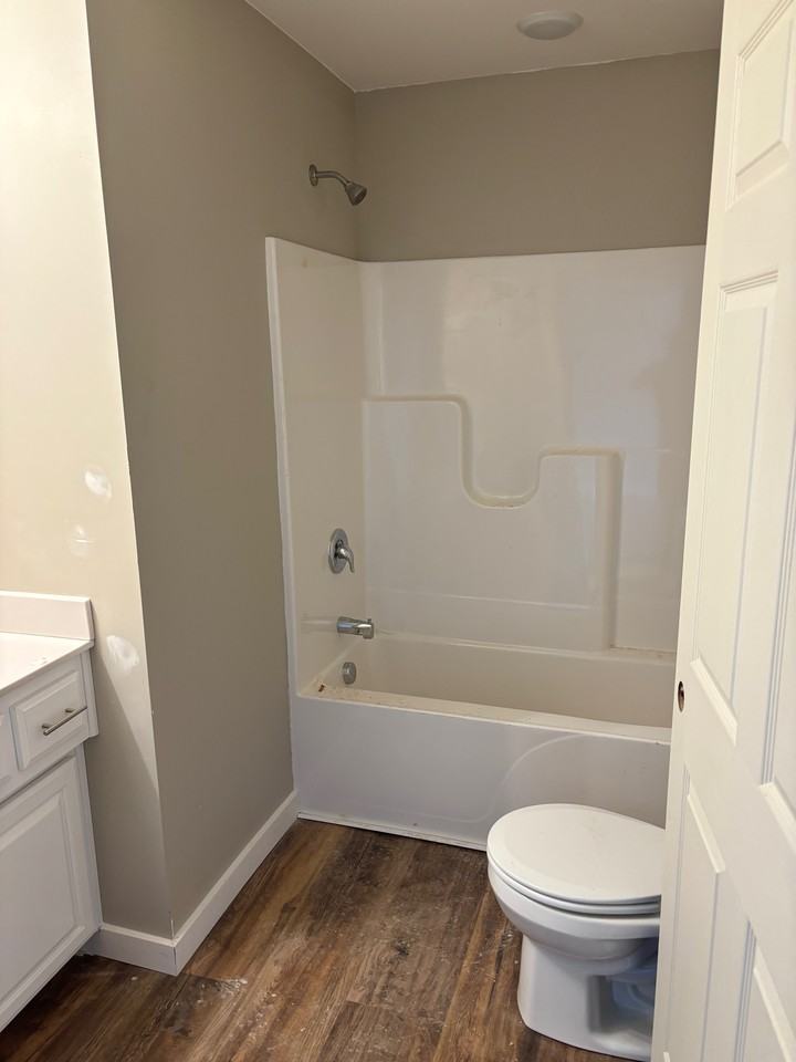 1355 Woodlawn Rd #1 - Photo 4 of 6