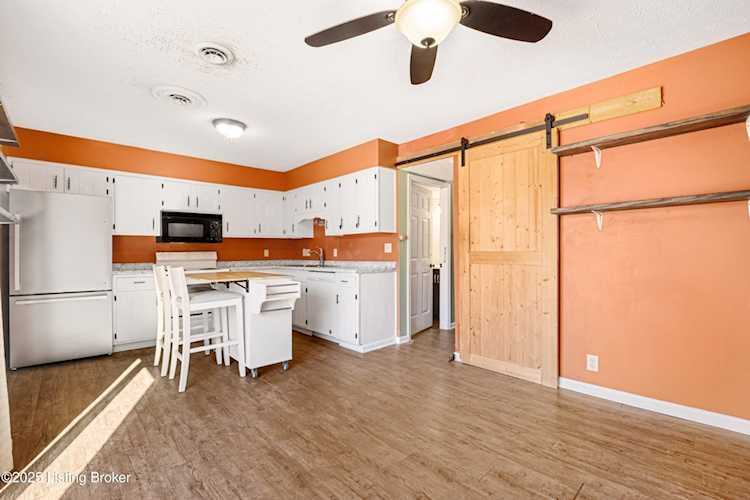 205 Honeysuckle Ln #1 - Photo 7 of 12