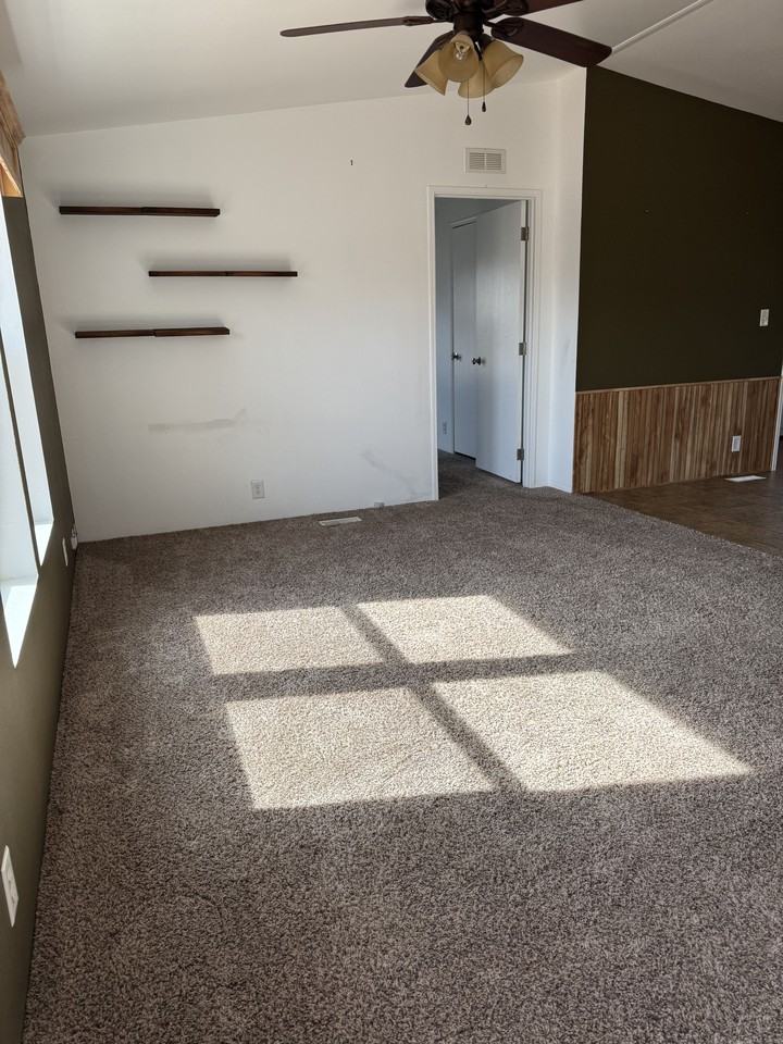 512 W E St #1 - Photo 3 of 12