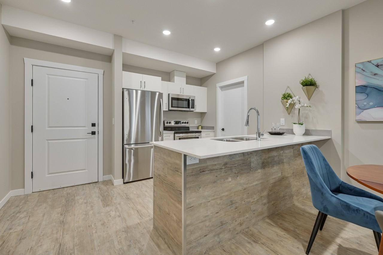 Emerald Hills Landing - Photo 7 of 30