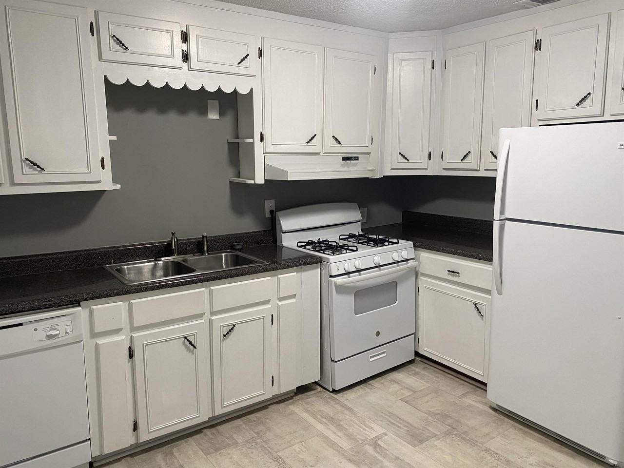 3932 Brookmont Dr #1 - Photo 4 of 7