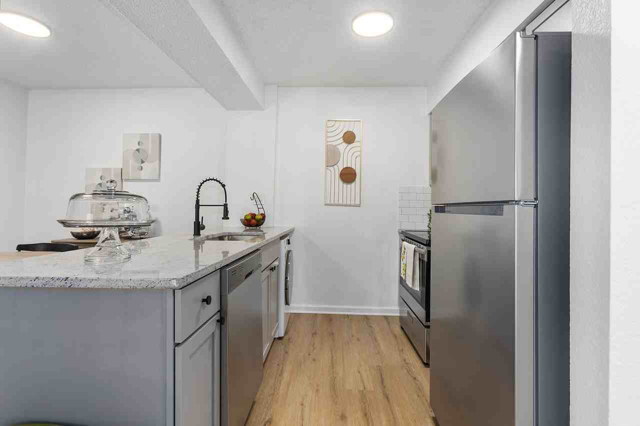 Robin Hill Apartments - Photo 3 of 15