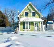 featured image of 983 Cameron St