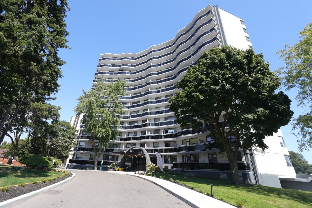 123 Bellamy Road North - Photo 3 of 18