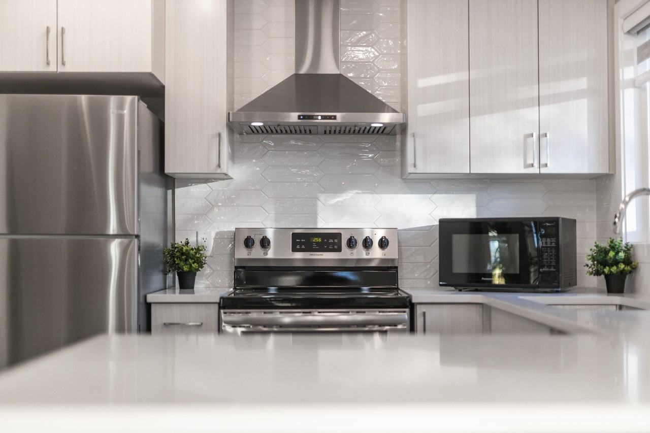 10923 77 Avenue Northwest - Photo 4 of 15