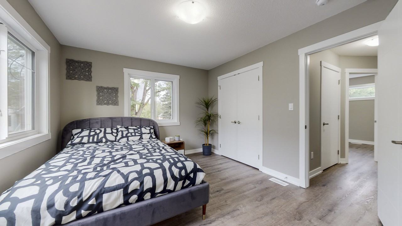 10923 77 Avenue Northwest - Photo 6 of 15