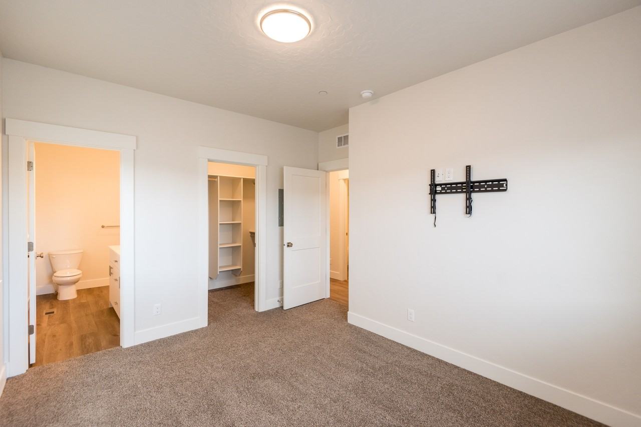 403 Grace Ln #403 - Photo 5 of 26