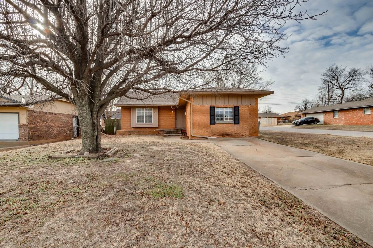 236 Nw 85th St - Photo 3 of 38