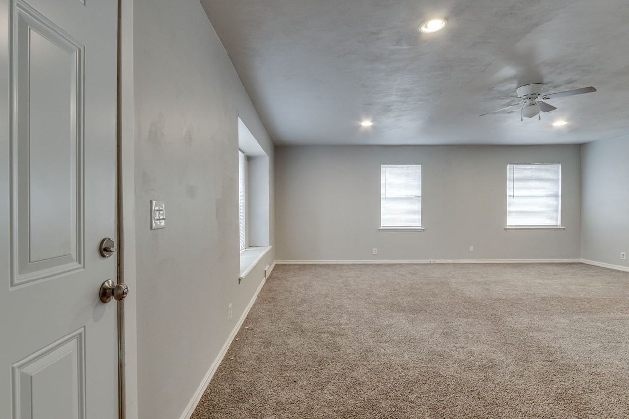 236 Nw 85th St - Photo 6 of 38