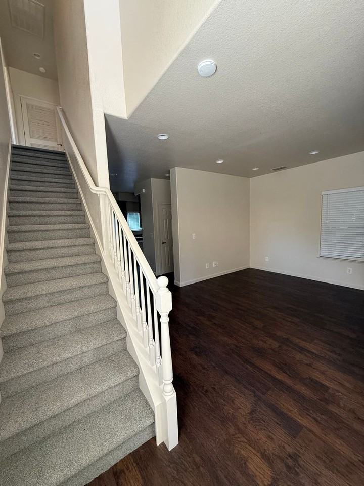 335 Messina Ter - Photo 3 of 24