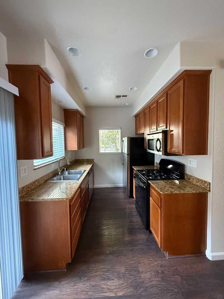335 Messina Ter - Photo 4 of 24