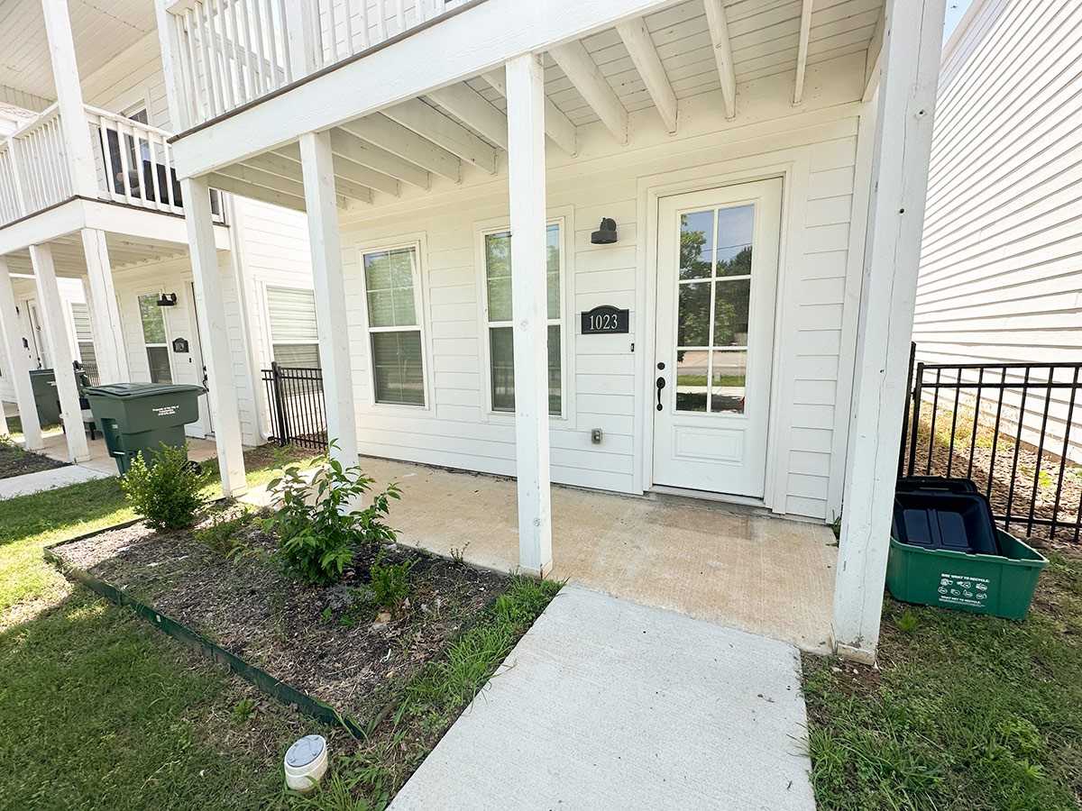 1023 S Hollywood Ave #1 - Photo 3 of 15