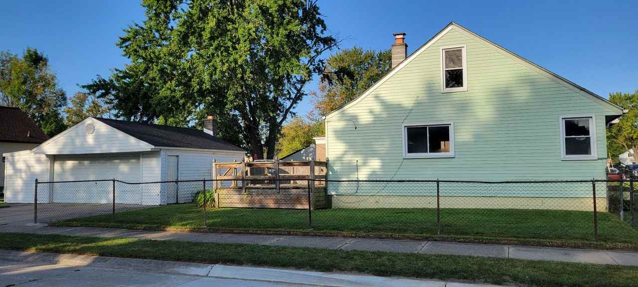 17284 Ivanhoe St - Photo 3 of 24