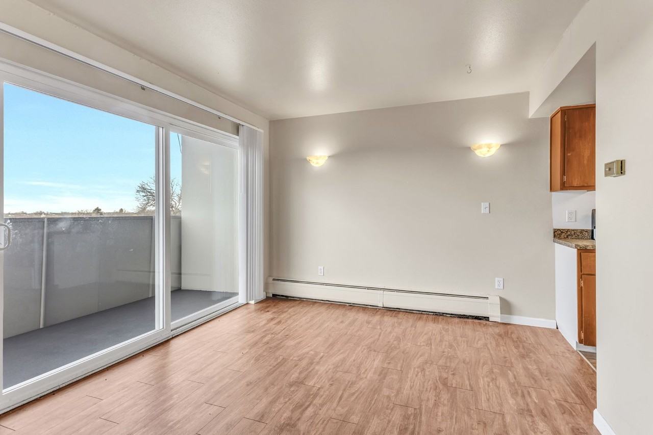 1405ra - Photo 3 of 31