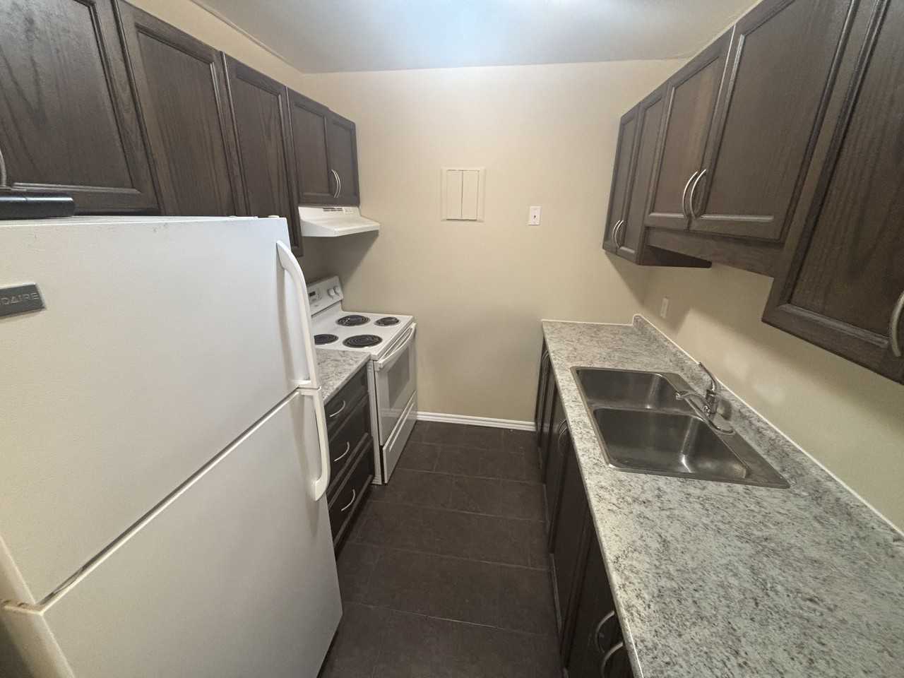 225 210-225 Old Carraige Drive #210 - Photo 4 of 13