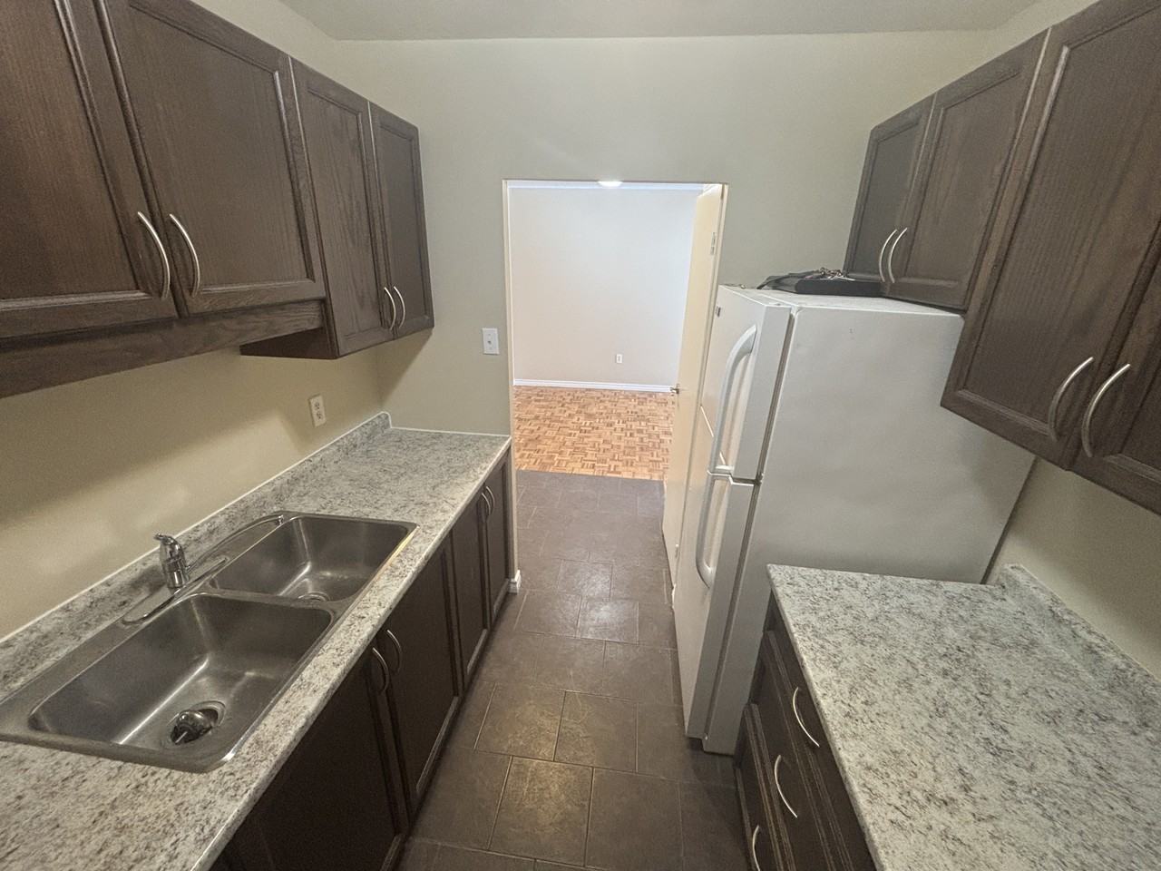 225 210-225 Old Carraige Drive #210 - Photo 5 of 13