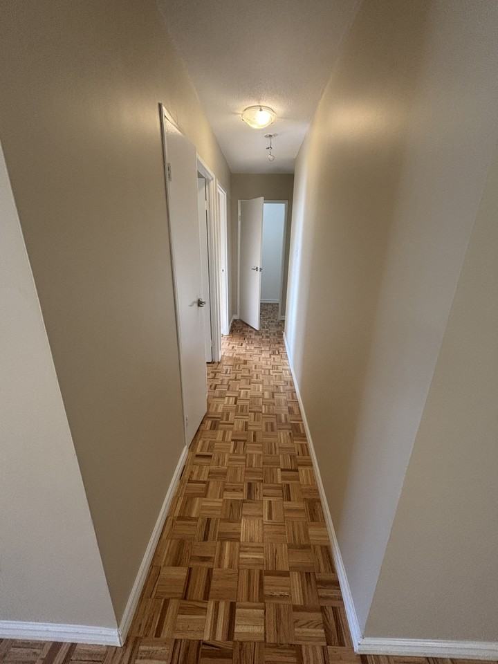 225 210-225 Old Carraige Drive #210 - Photo 7 of 13