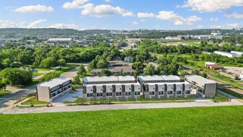 featured image of 1467 W Hendon St #101