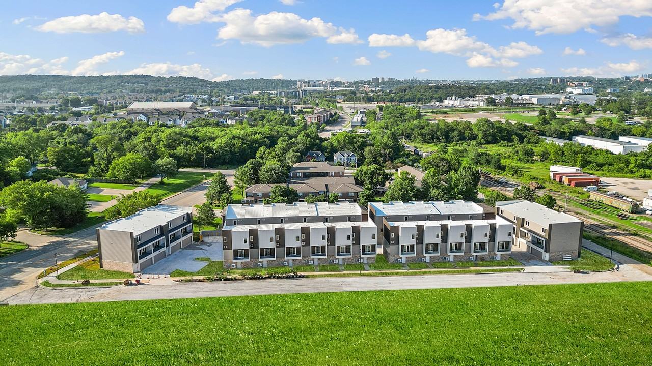 2004 S Razorback Rd #1