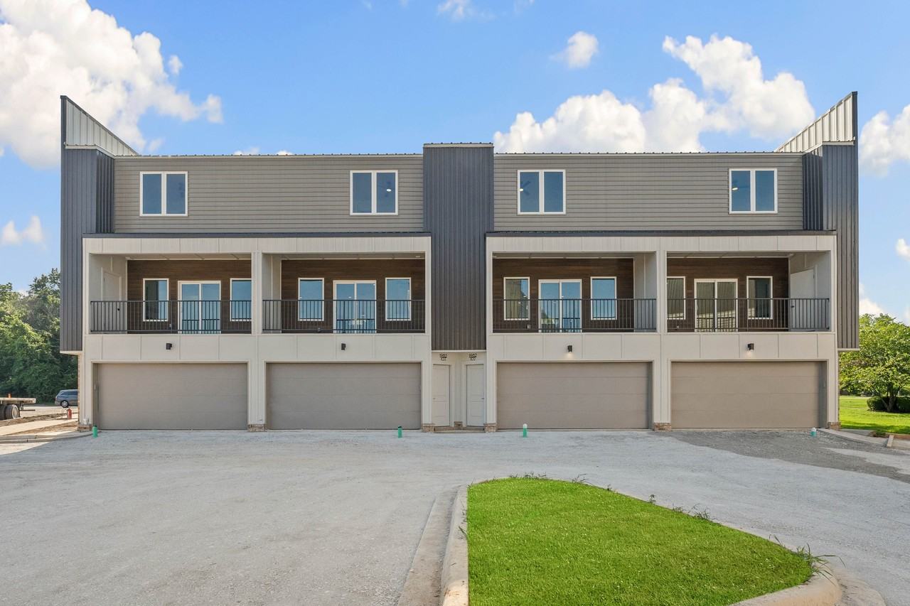 1479 W Hendon St #108 - Photo 4 of 26