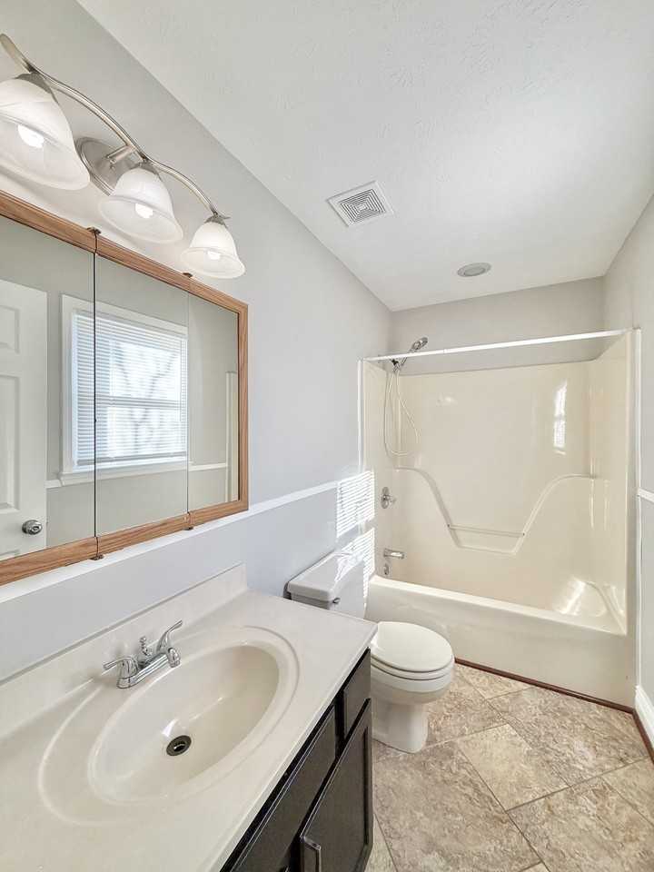 404 Charles Clayborne Ct #B - Photo 2 of 30