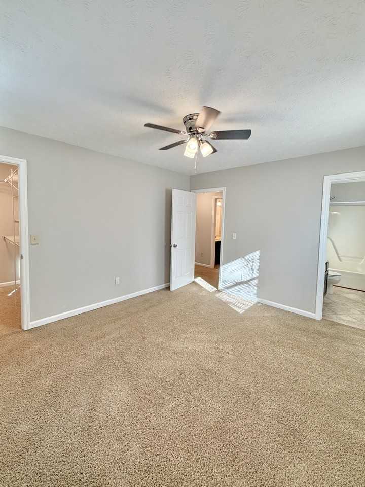 404 Charles Clayborne Ct #B - Photo 5 of 30