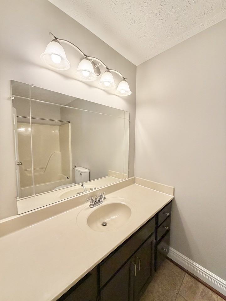 404 Charles Clayborne Ct #B - Photo 7 of 30