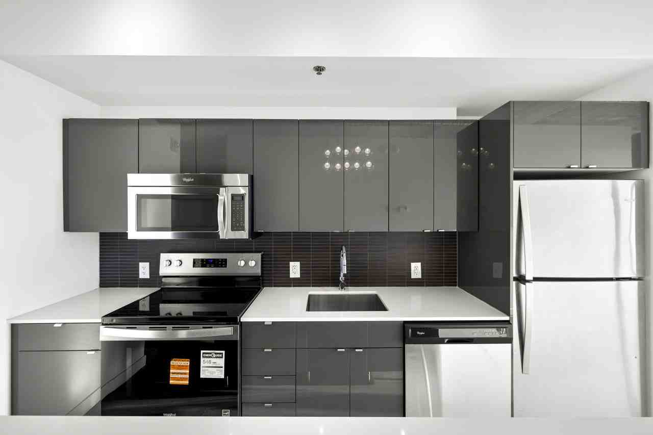 311 Glasshouse Skyloft Condominium