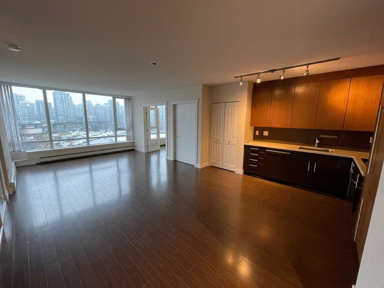 1833 Crowe St - Photo 4 of 38