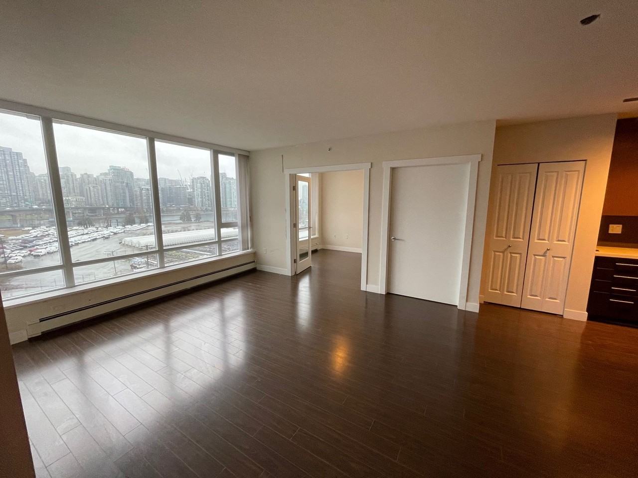 1833 Crowe St - Photo 5 of 38