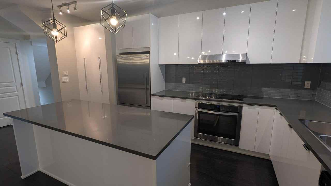 5550 Admiral Way - Photo 3 of 29