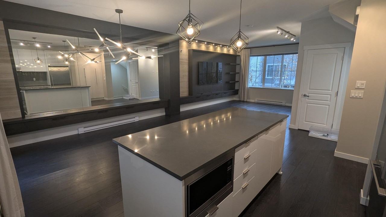 5550 Admiral Way - Photo 4 of 29