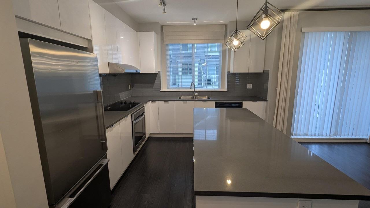 5550 Admiral Way - Photo 5 of 29