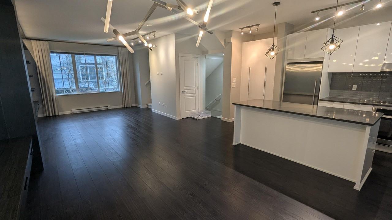 5550 Admiral Way - Photo 7 of 29