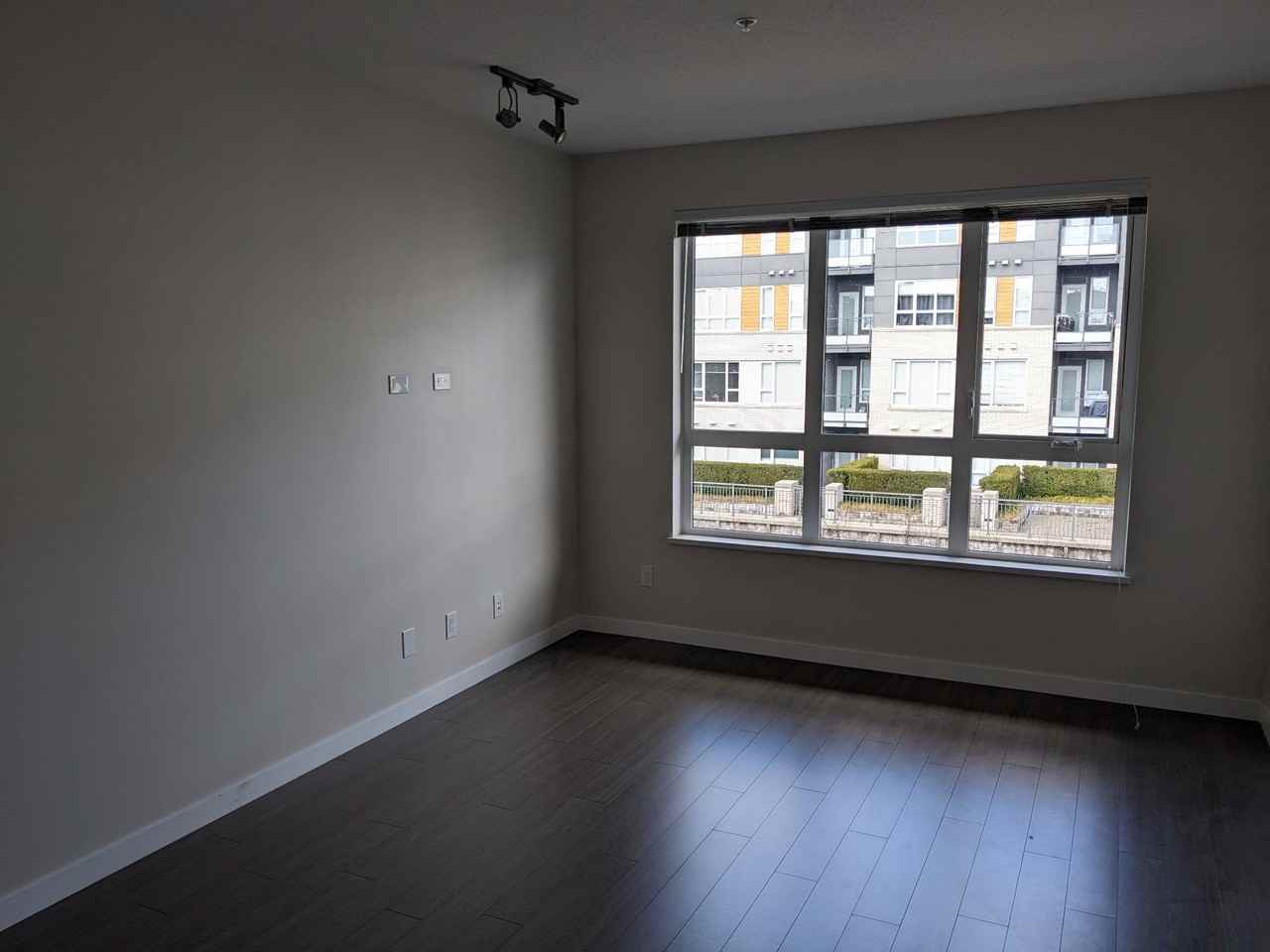 9877 University Cres - Photo 3 of 28